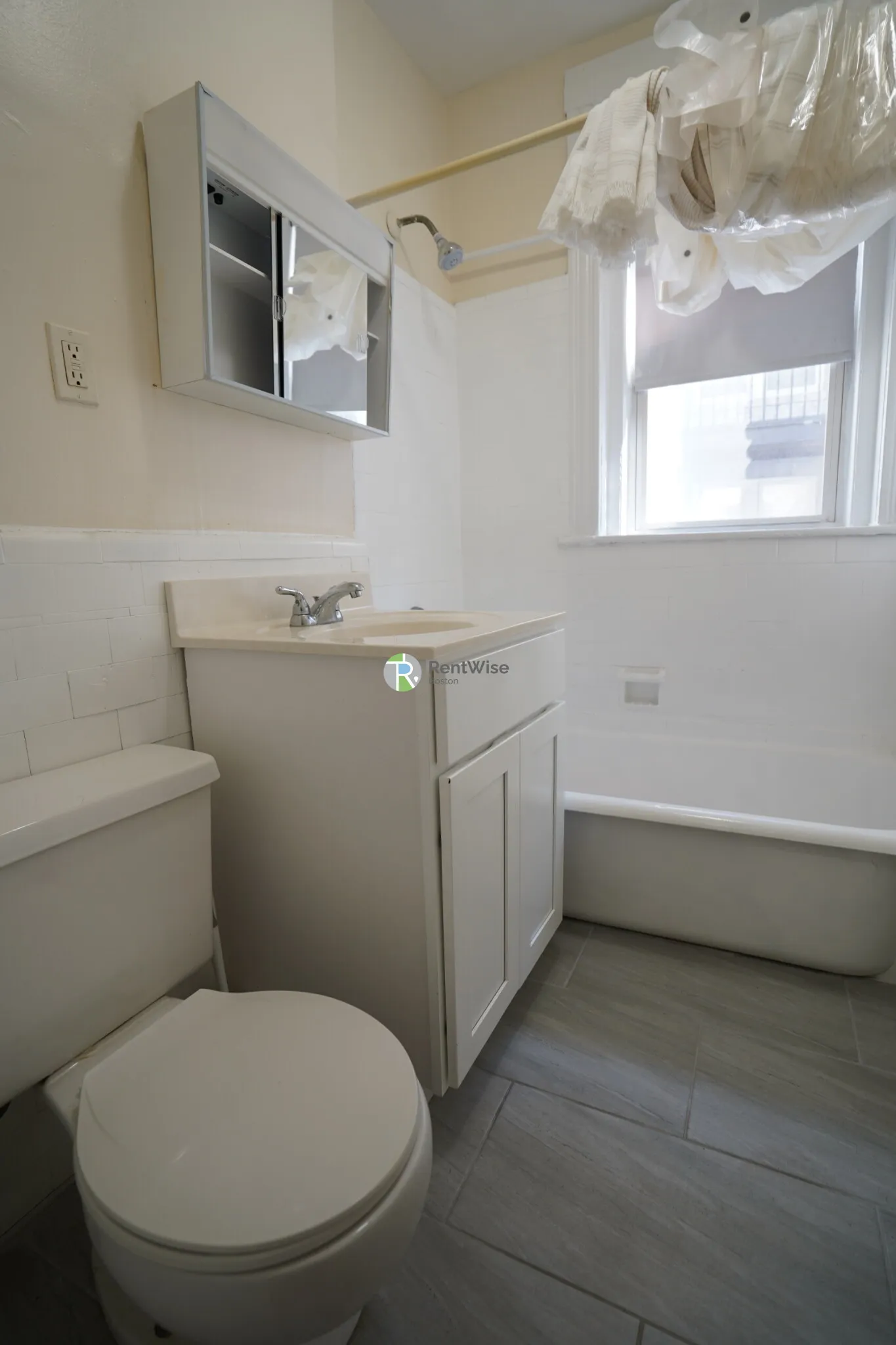 131 Washington St, Brighton