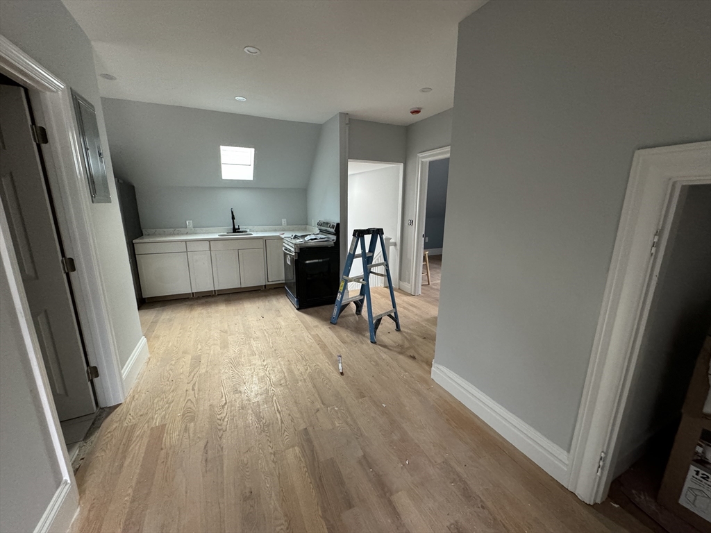 117 Thorndike St, Coolidge Corner