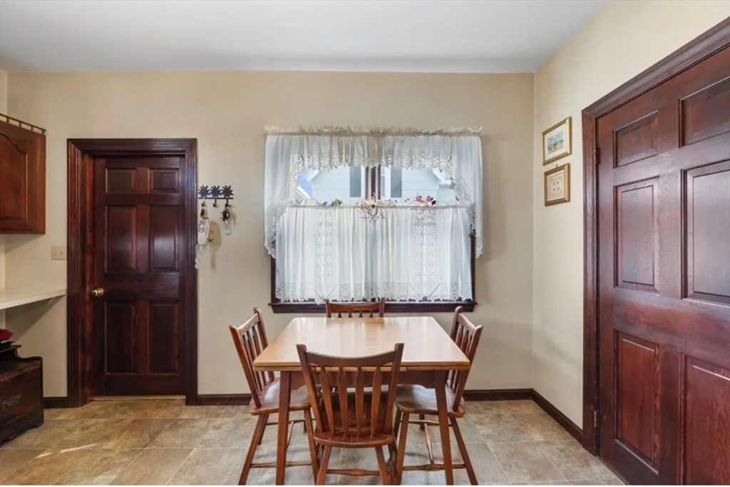 12 Endicott St, Saugus