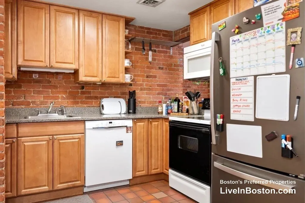 95 Gainsborough St, Fenway