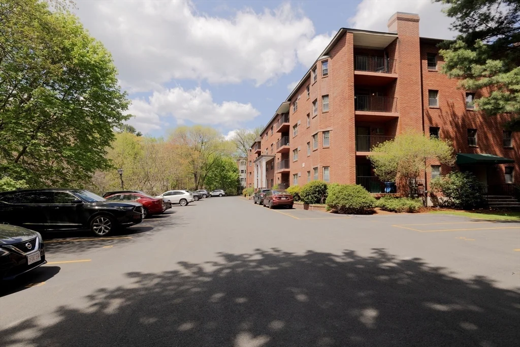 16 Winter St, Waltham