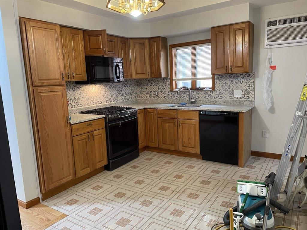 472 Windsor, Inman Square