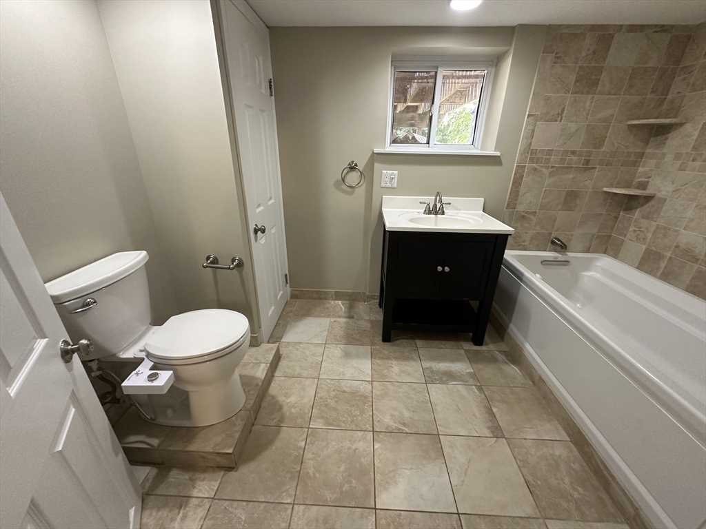 23 Safford St, Quincy