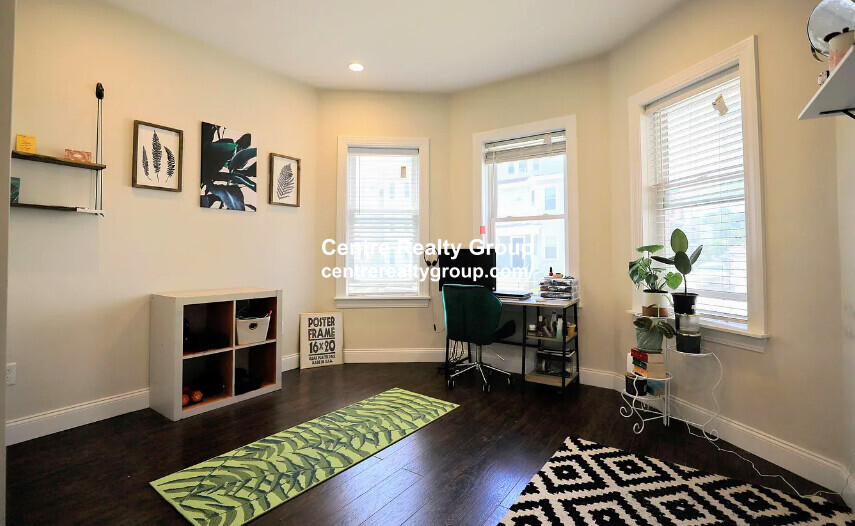 68 Topliff, Dorchester