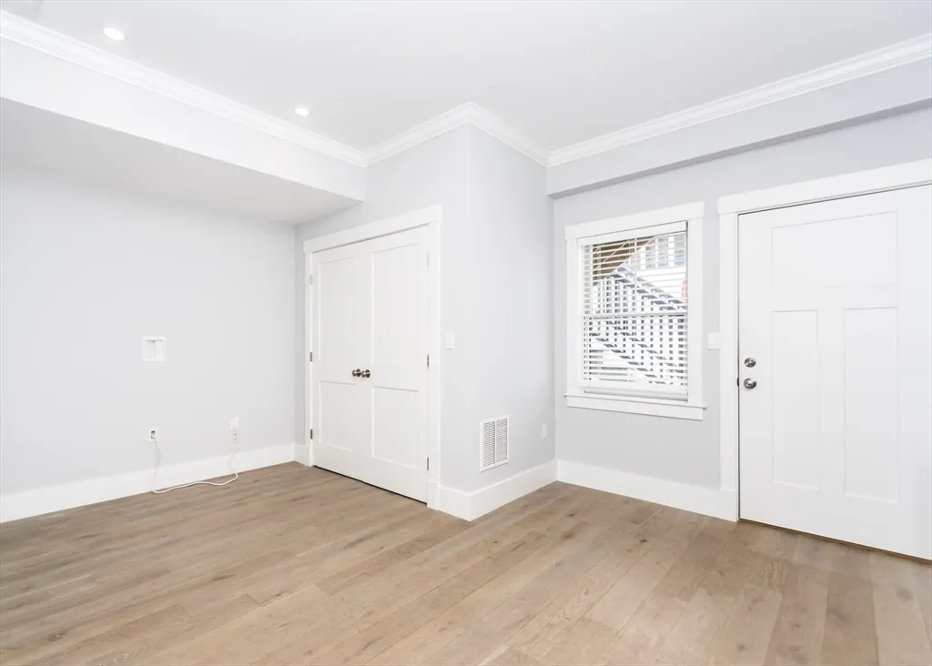 29 Cherry St, Waltham