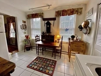 314 Conant Rd, Weston