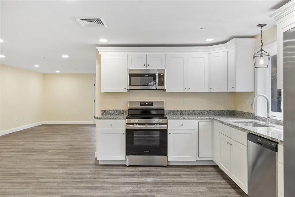 20 Townsend St, Pepperell