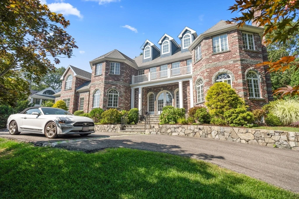 66 Forest Ave, Newton