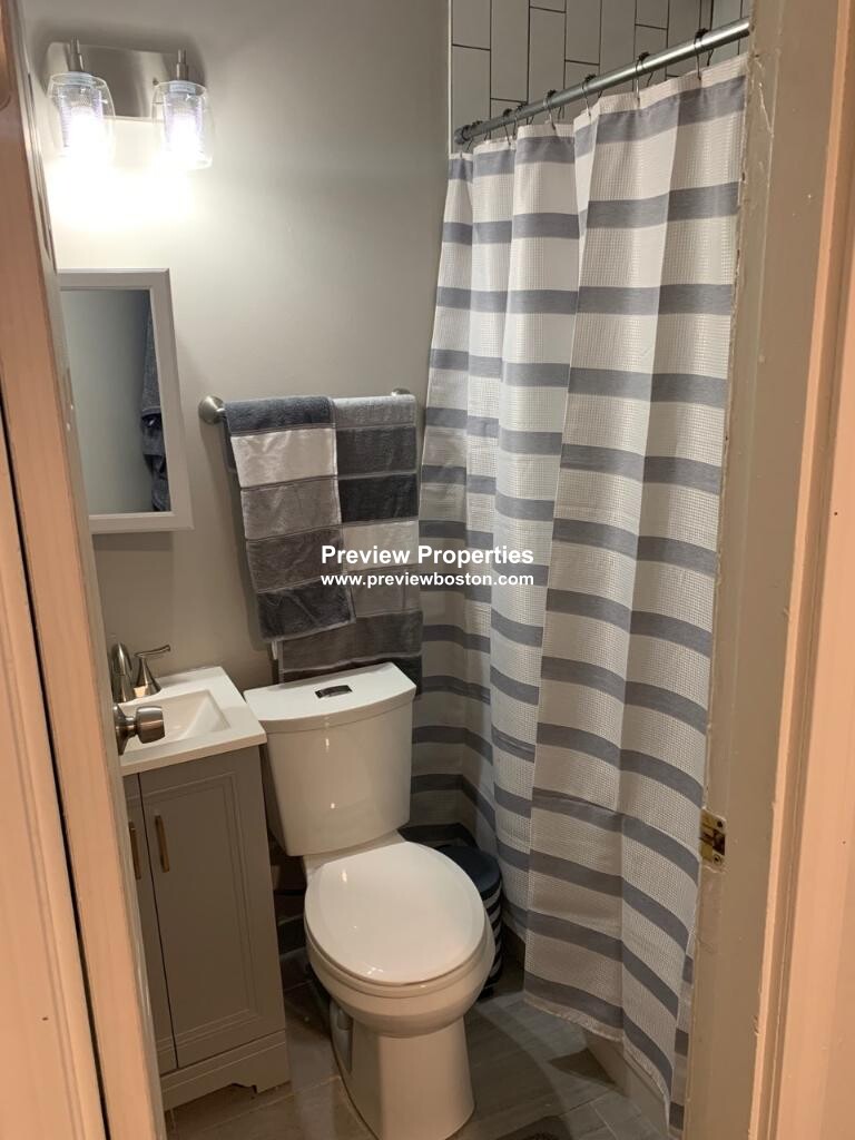 15 Aberdeen St, Fenway