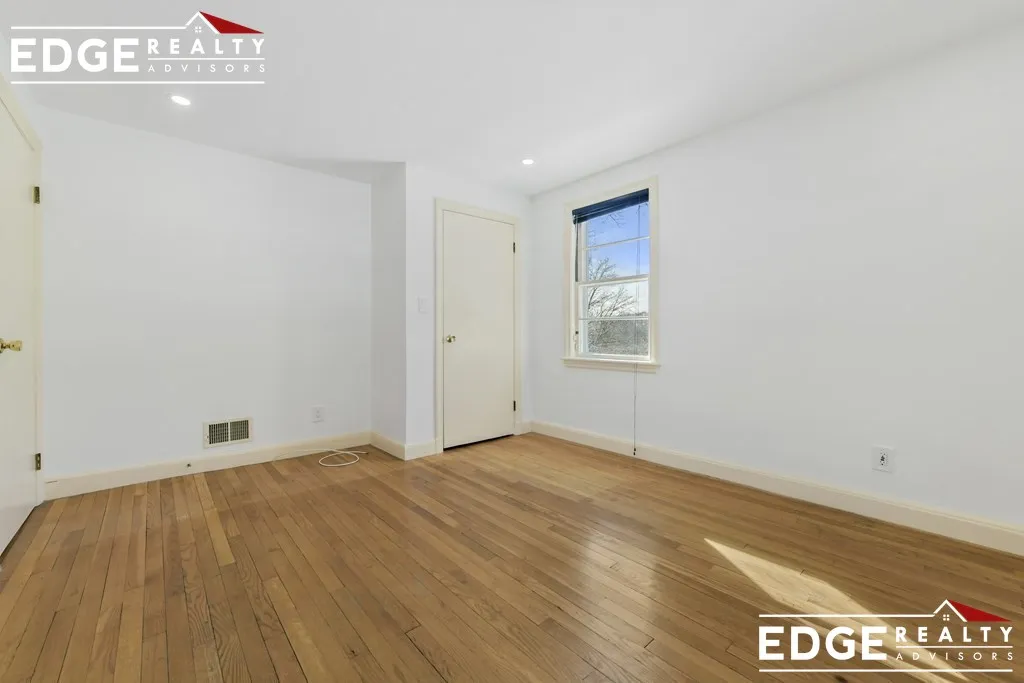 105 Hamilton Rd, Cedarwood