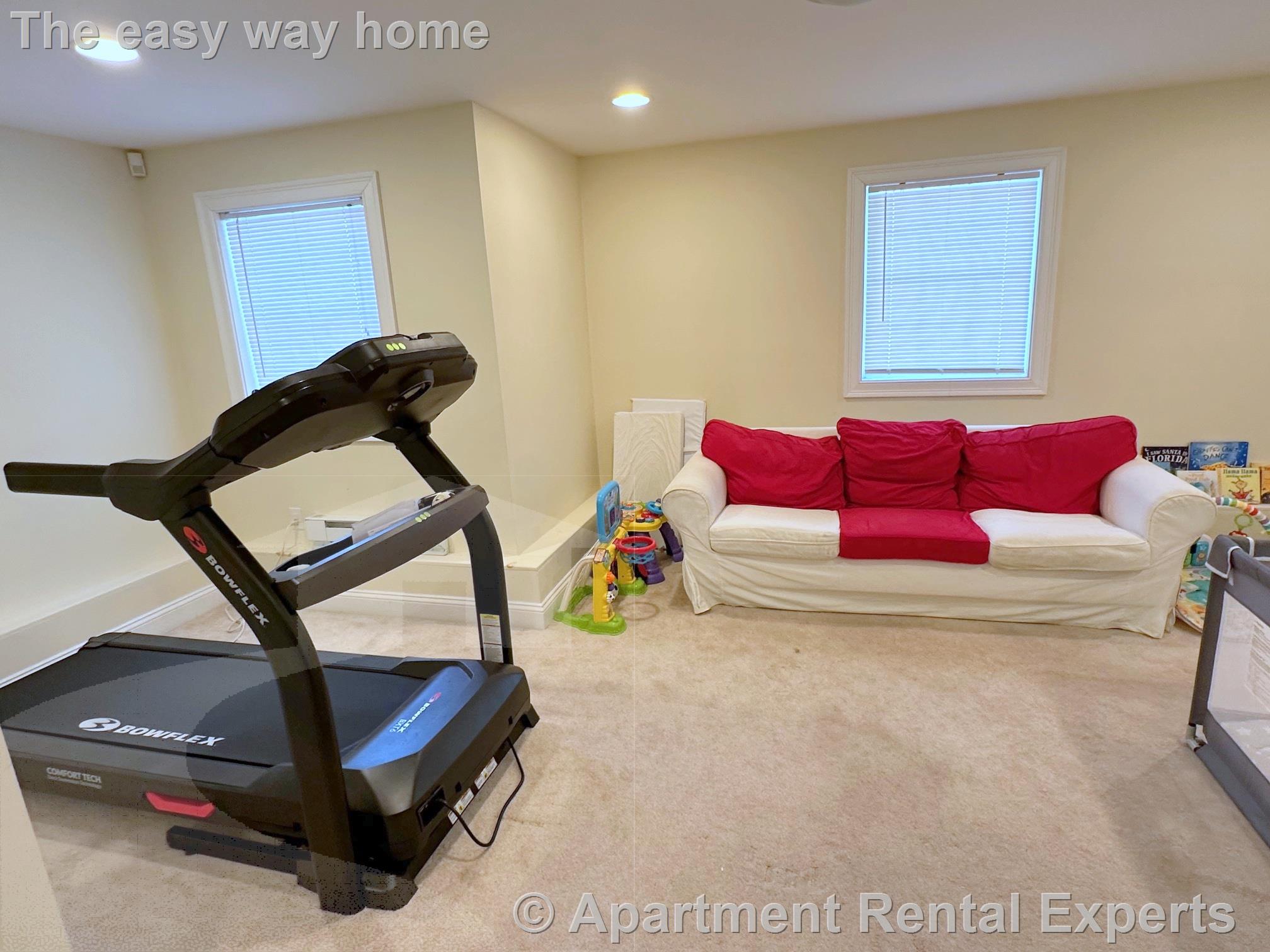 6 Farmers Circle, Arlington Center