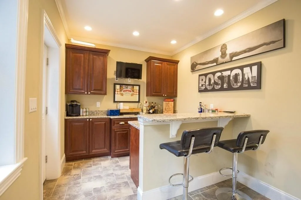 8 Gates St, South Boston