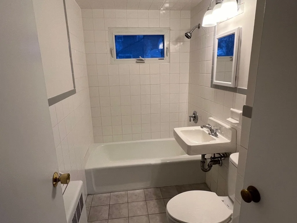 7 Saran Ave, Bedford