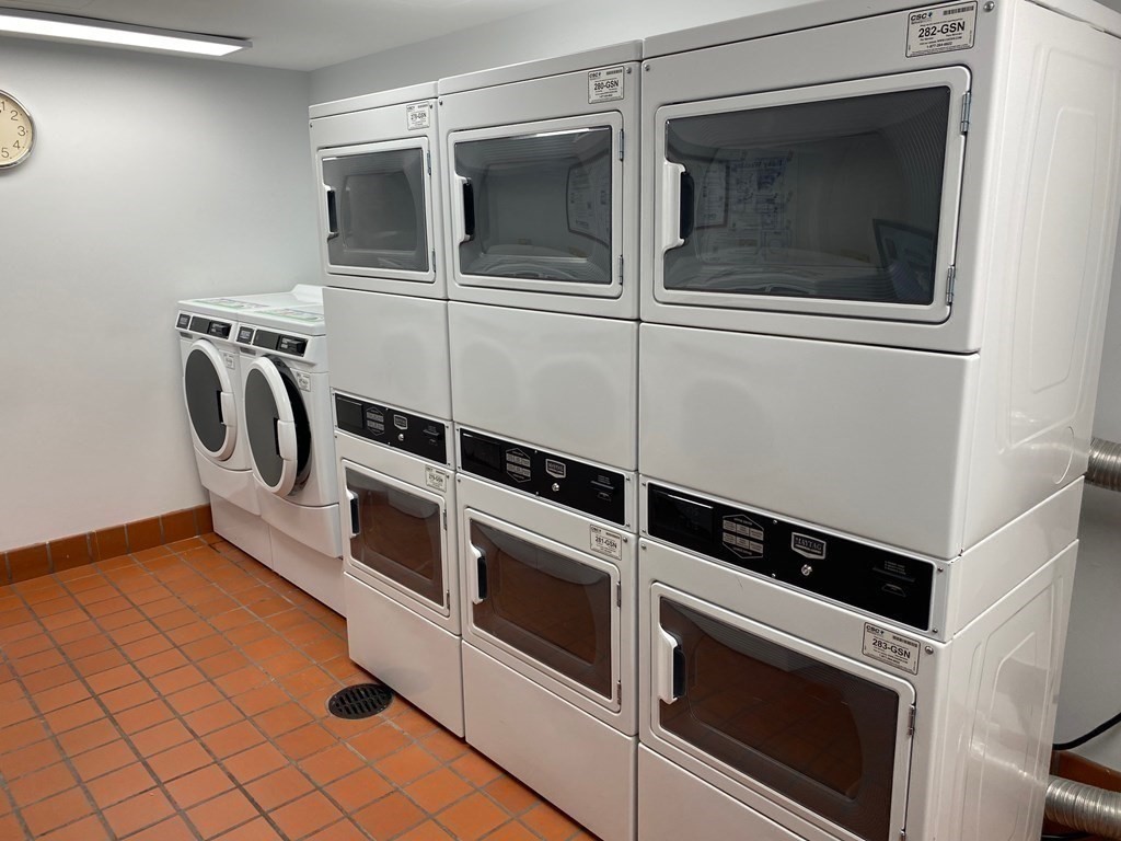 1933 Commonwealth Ave, Brighton