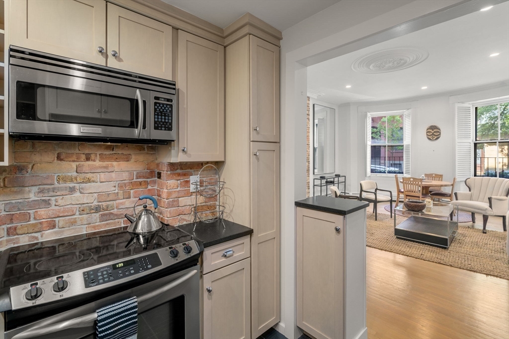 30 Hancock St, Beacon Hill