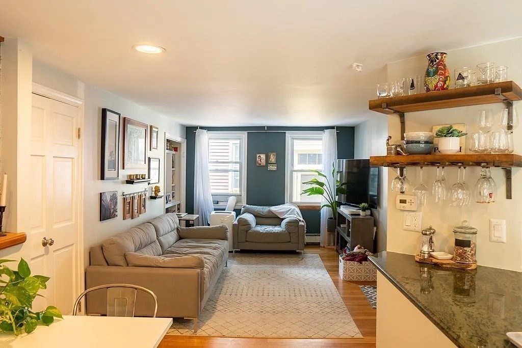 12 Lexington Ave, Charlestown