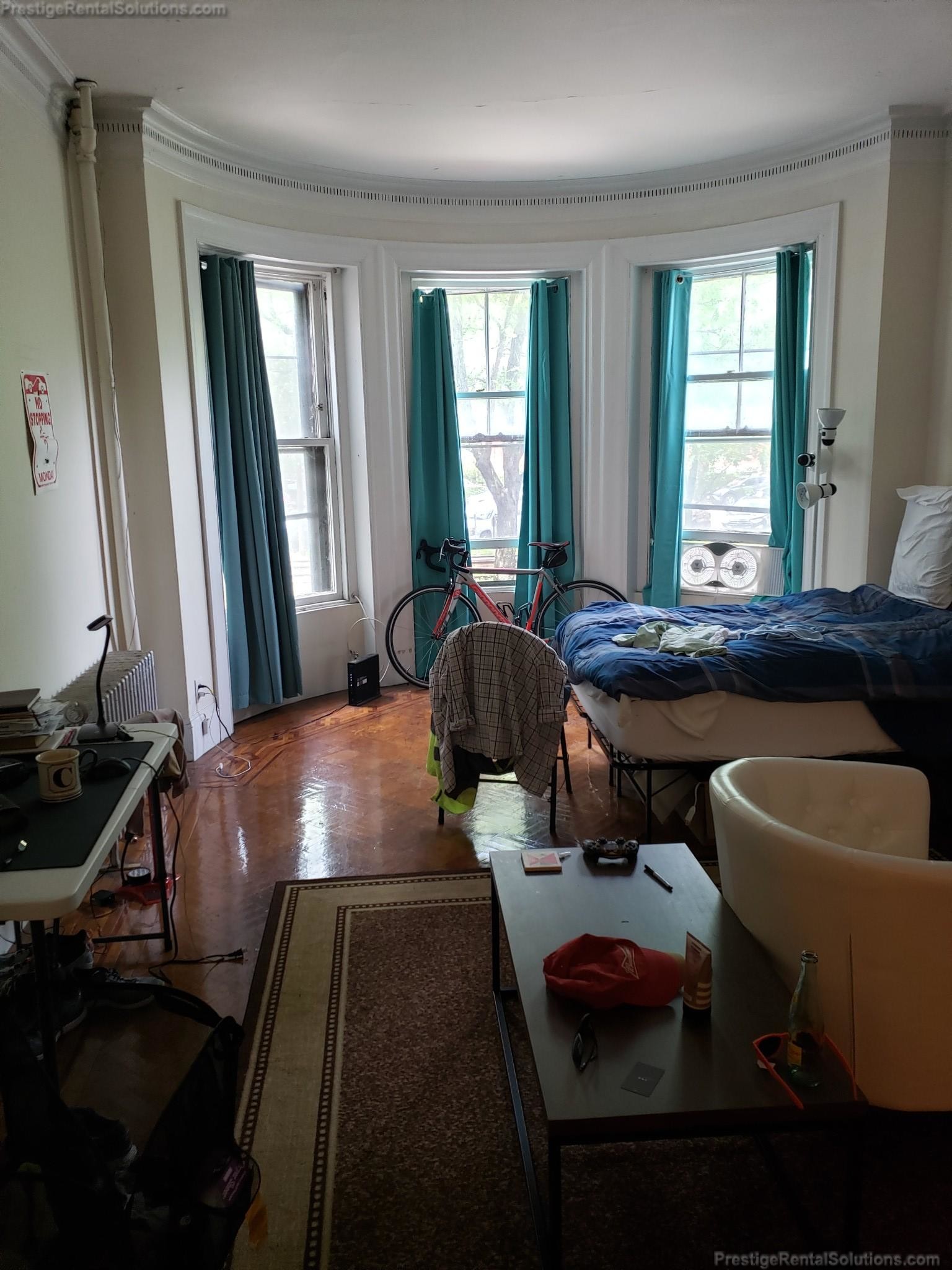 1069 Beacon St, Longwood