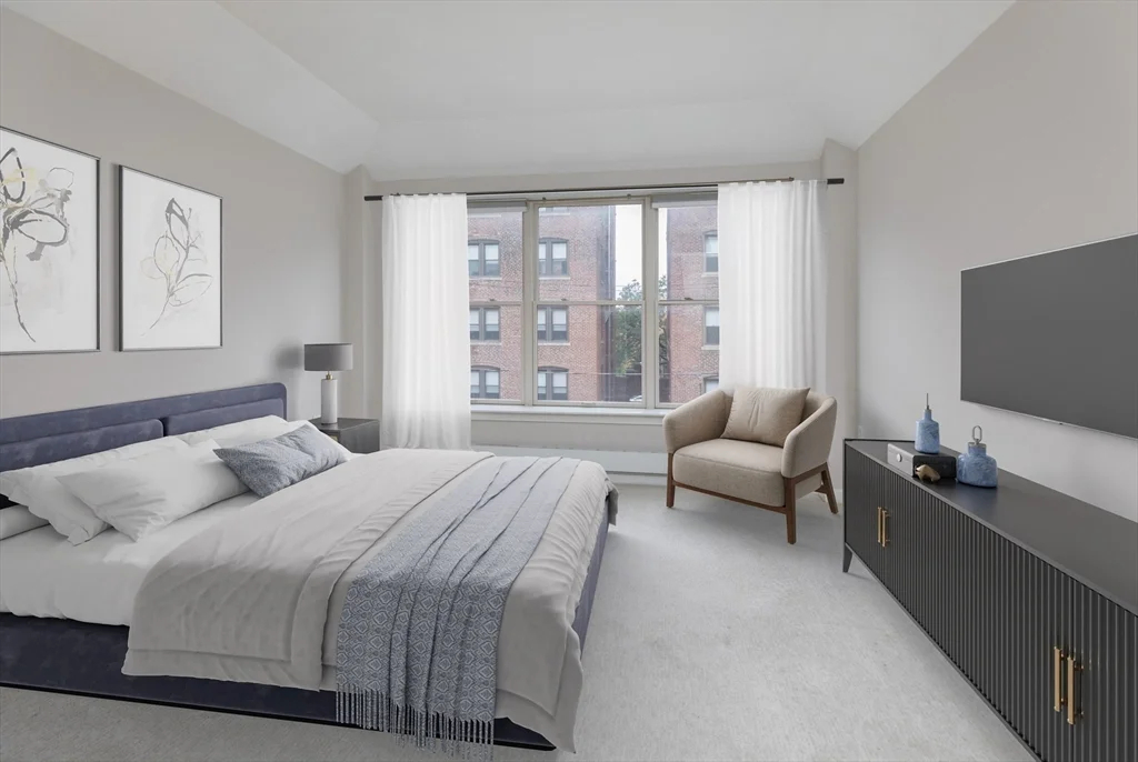 910 Beacon St, Fenway