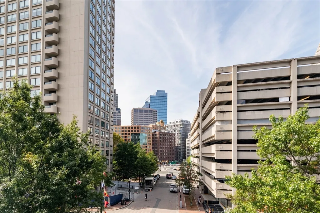 85 E India Row, Waterfront