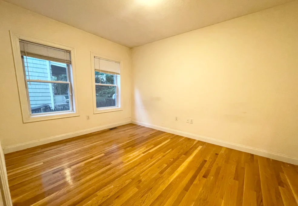 128 Hillside St, Mission Hill