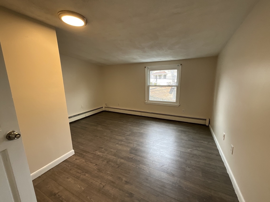 222 Salem St, Wakefield