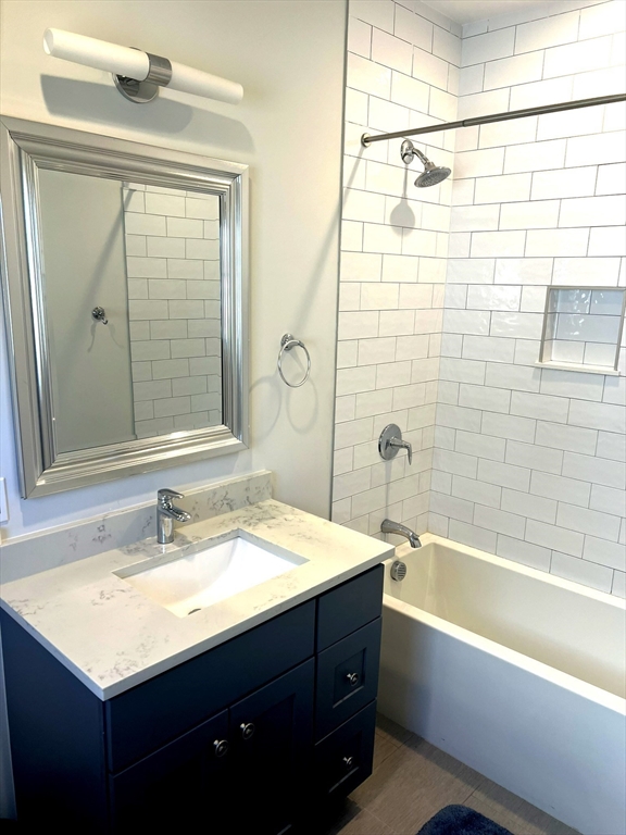 19 Shute Path, Newton Center