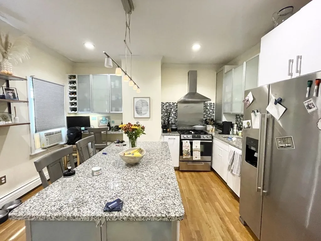 174 Bolton St, Boston