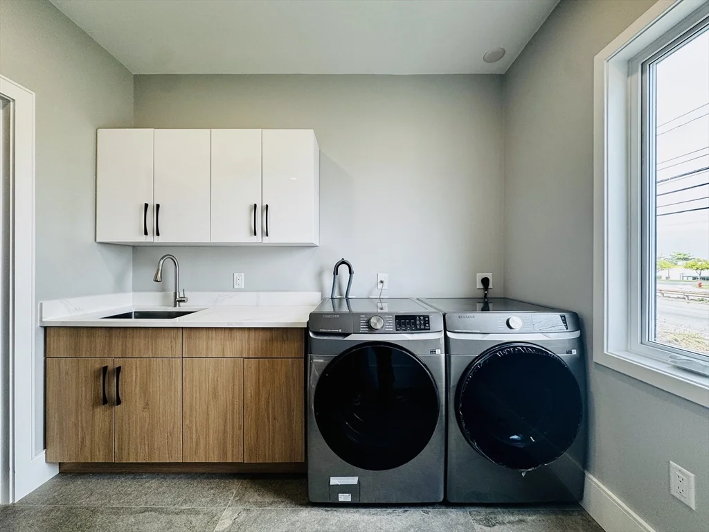 12 Linden St, Natick