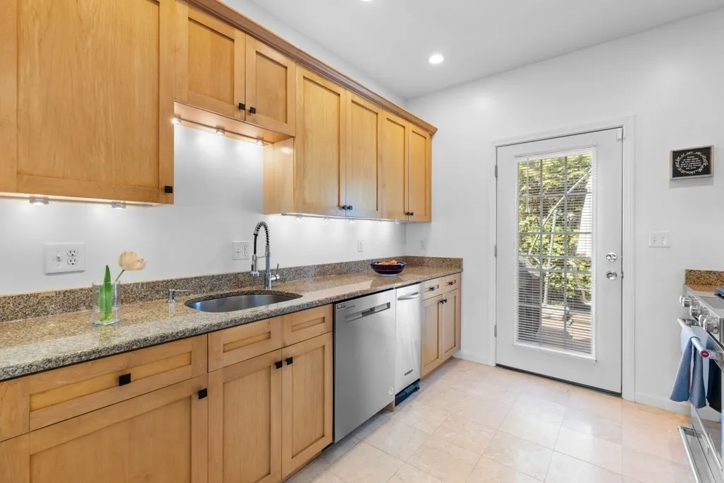 54 Myrtle St, East Somerville