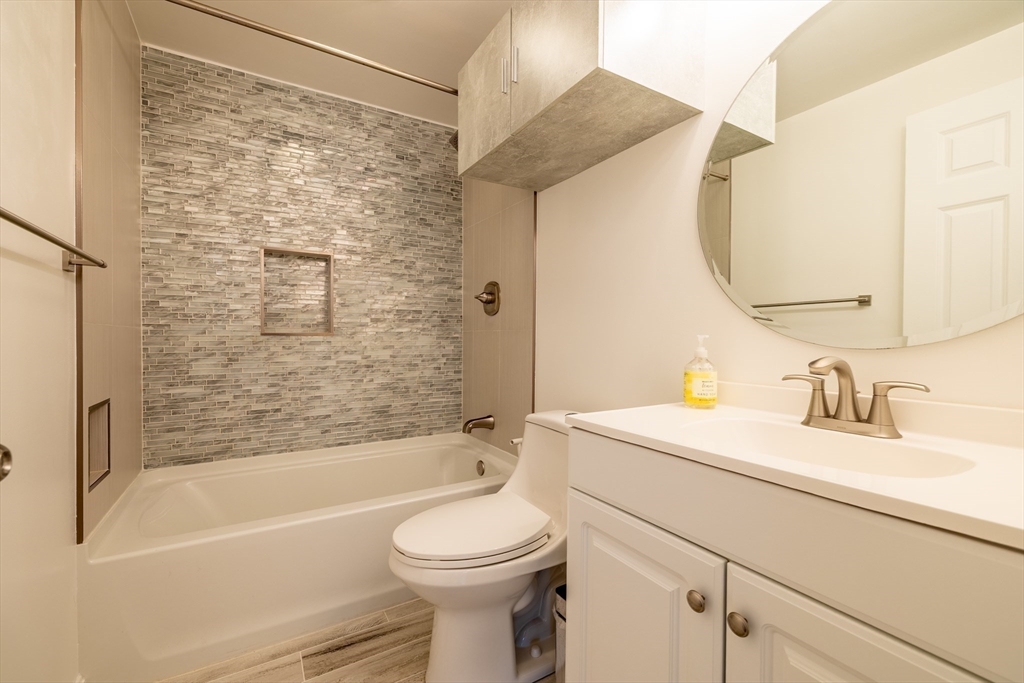 65 Sassamon Ave, Milton