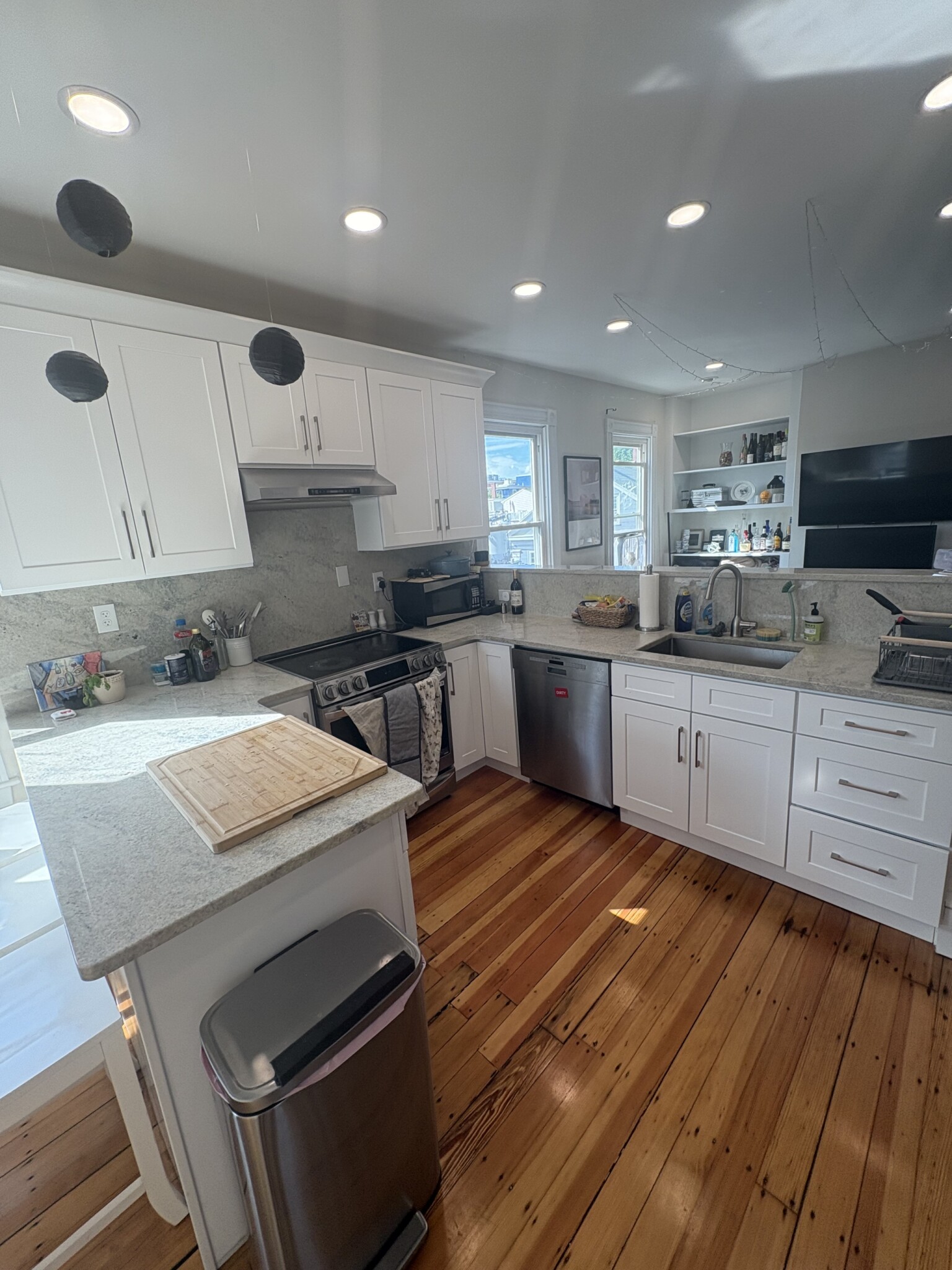 364 Washington St, The Port