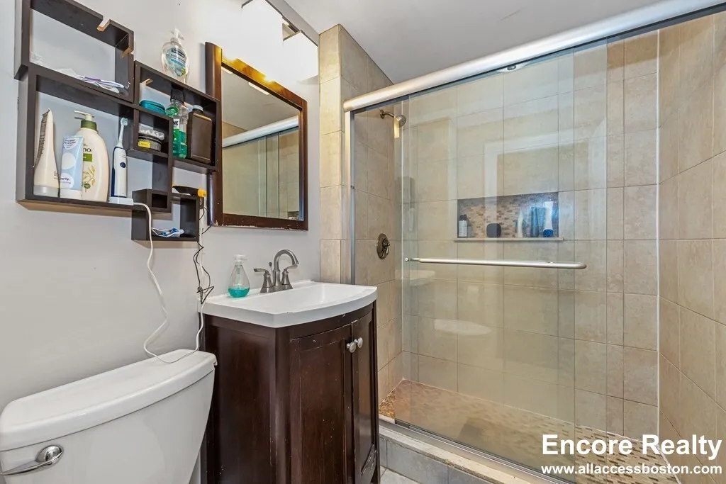 44 Hillside St, Mission Hill