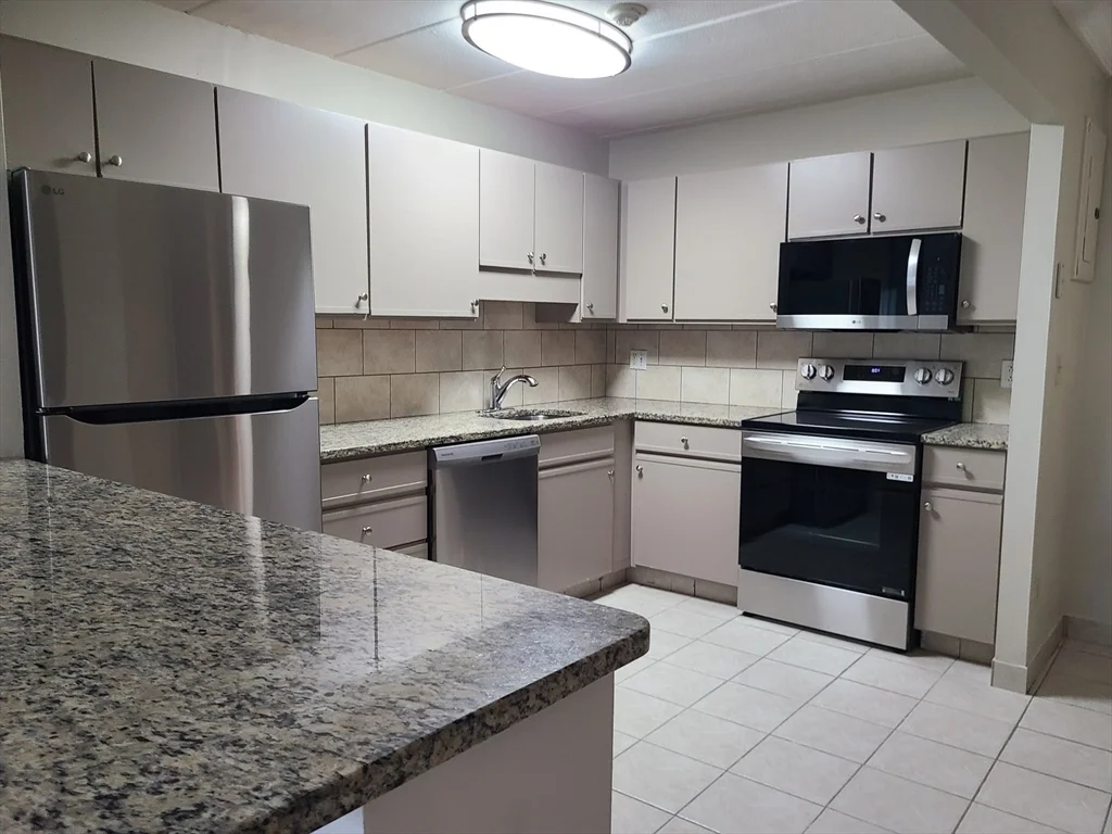 566 Washington St, Weymouth