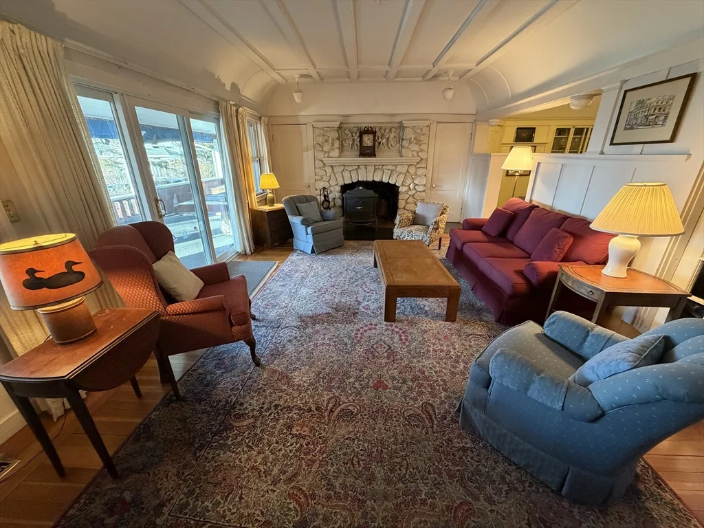 630 Washington St, Gloucester