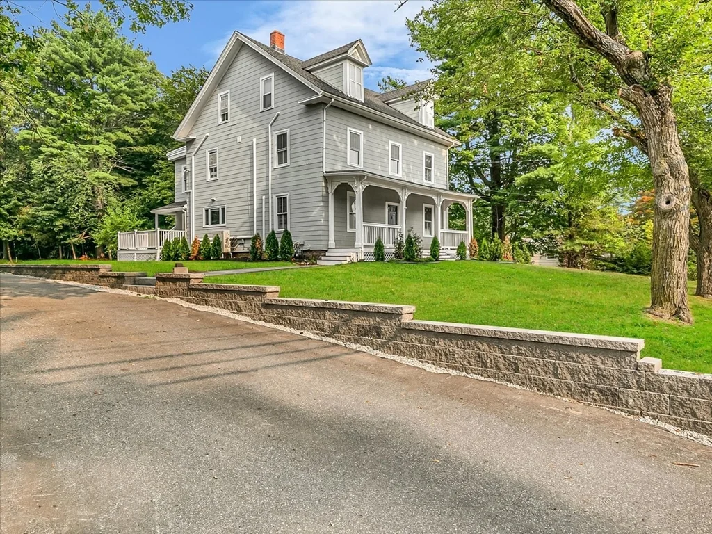 186 Main St, Wayland