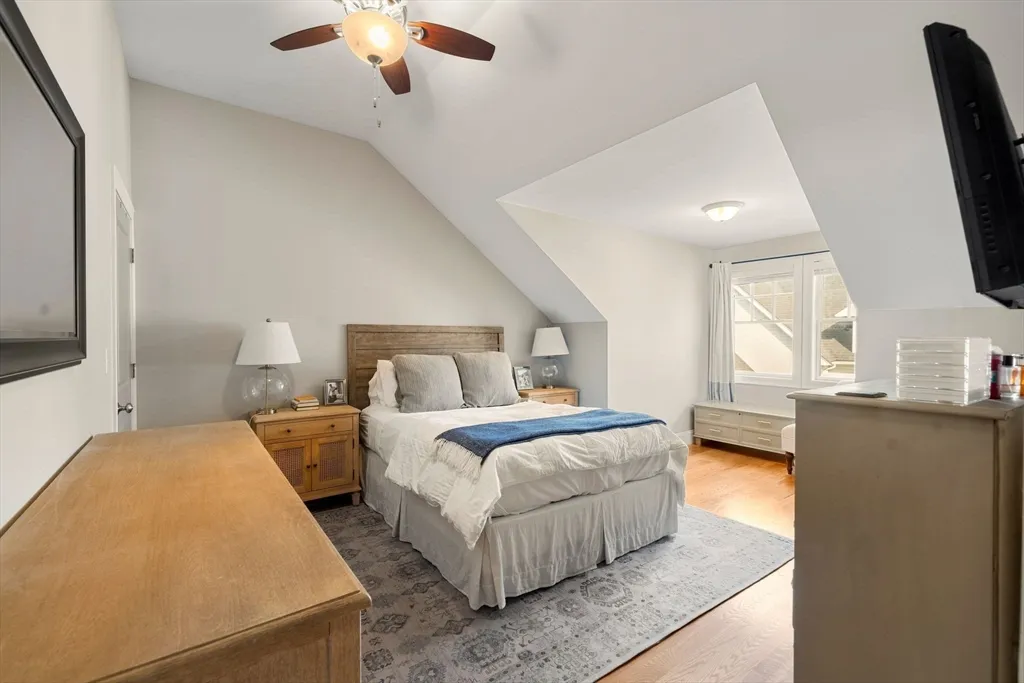 30 Park St, Fields Corner East