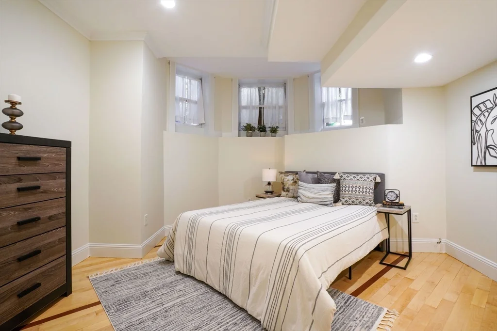 298 Marlborough, Back Bay