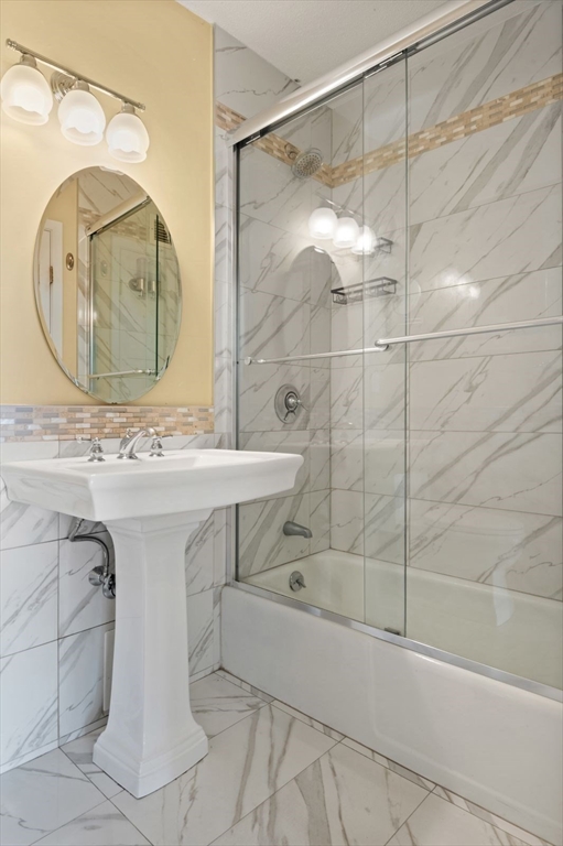 85 E India Row, Waterfront