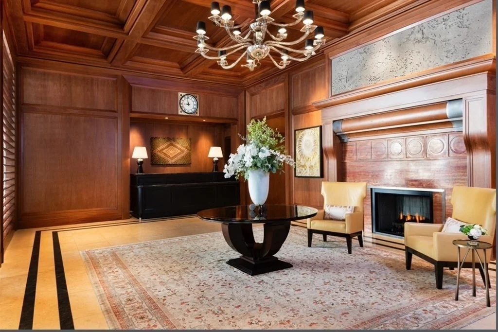 1 Dalton St, Back Bay