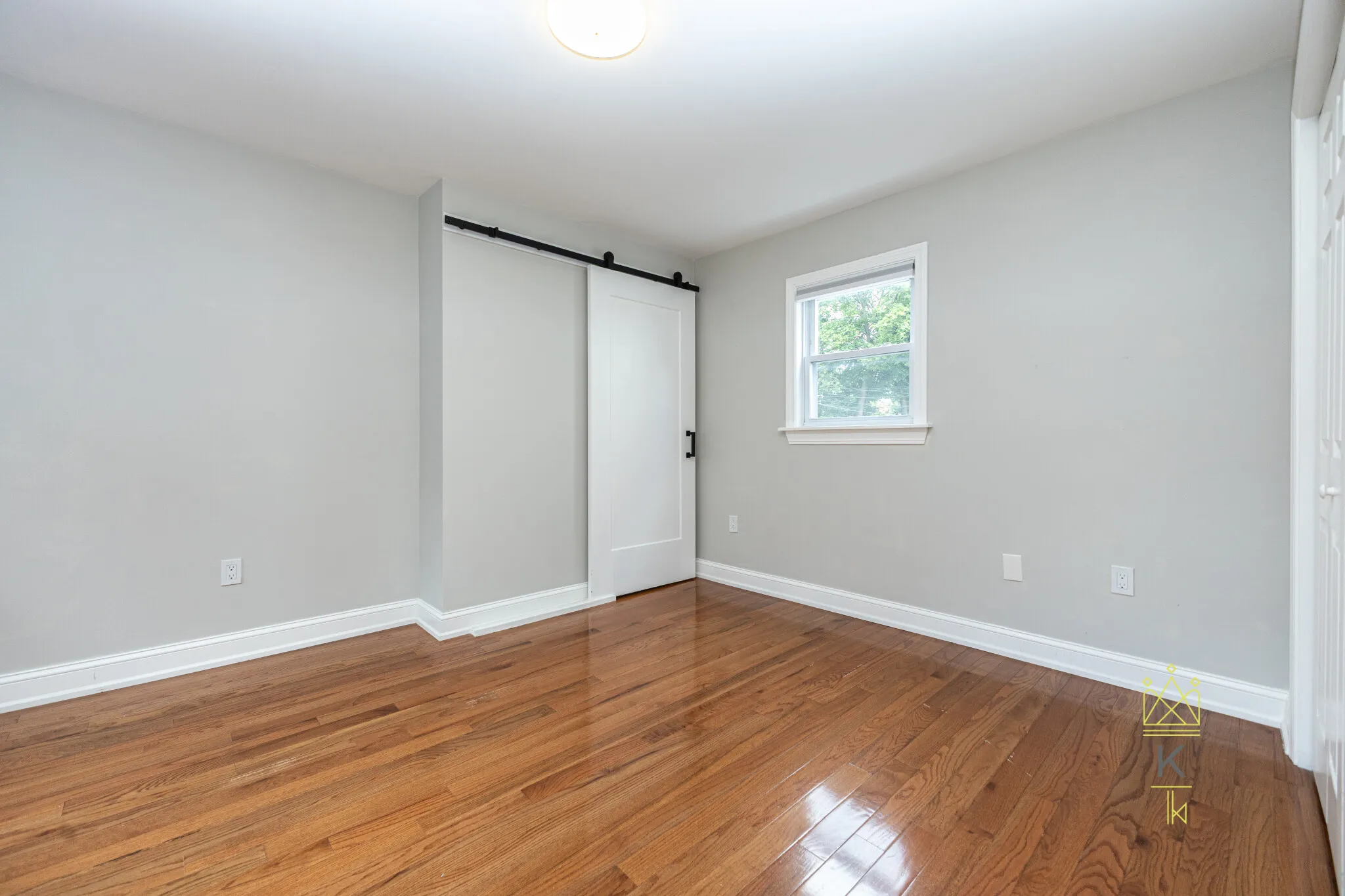 1495 Hyde Park Ave, Hyde Park