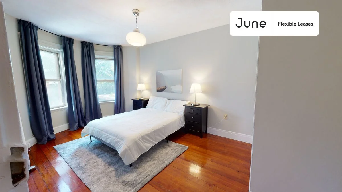 1905 Beacon St, Brookline