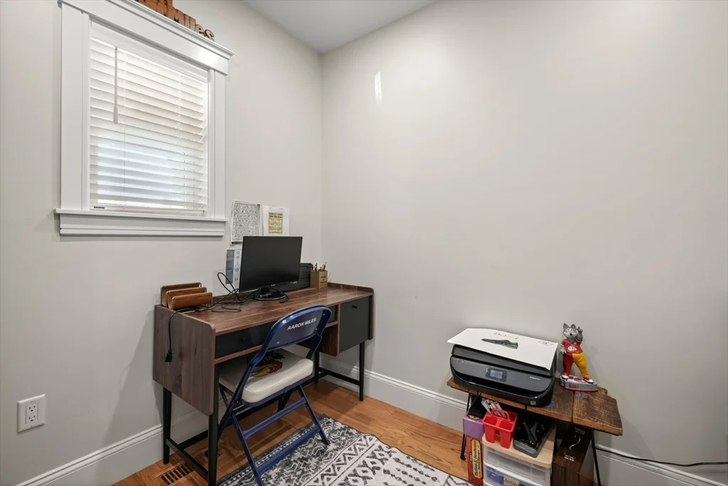99 Crafts St, Newtonville
