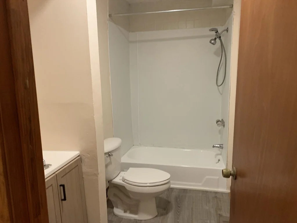 226 Brightman, Fall River