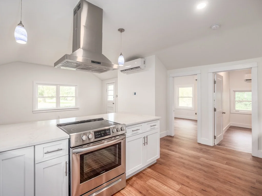 117 Precinct St, Lakeville