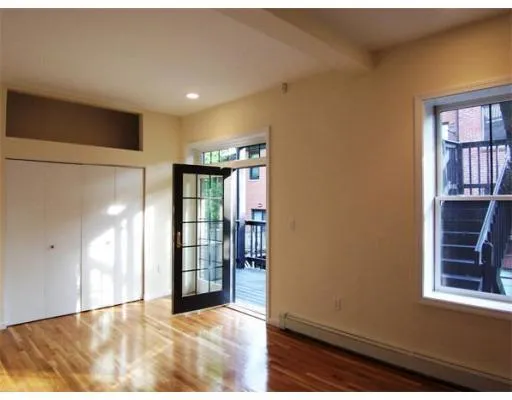 59 Fort Ave, Roxbury