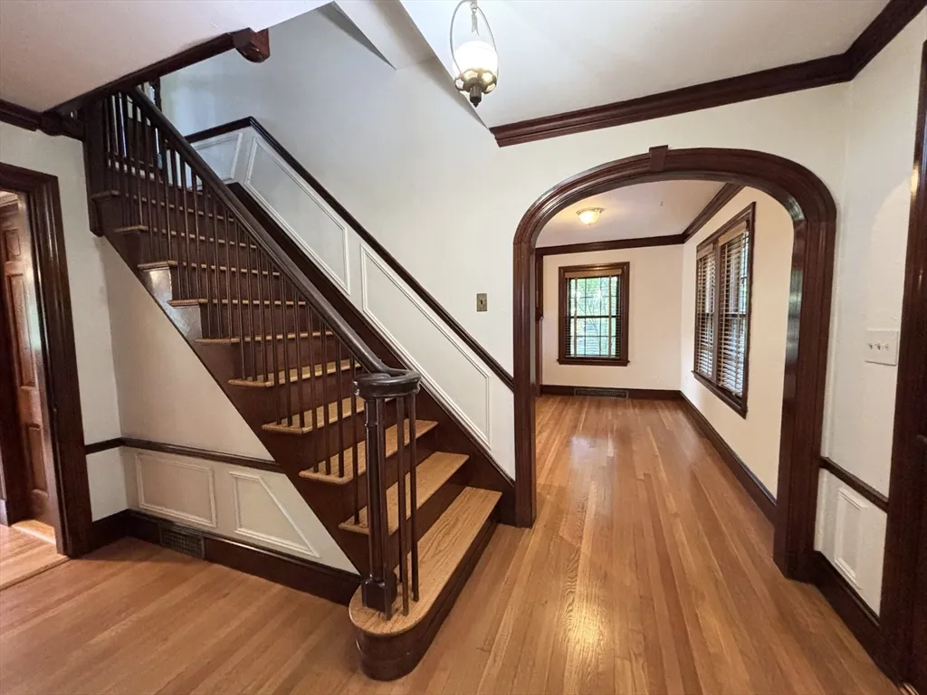 33 Clearwater Rd, Chestnut Hill