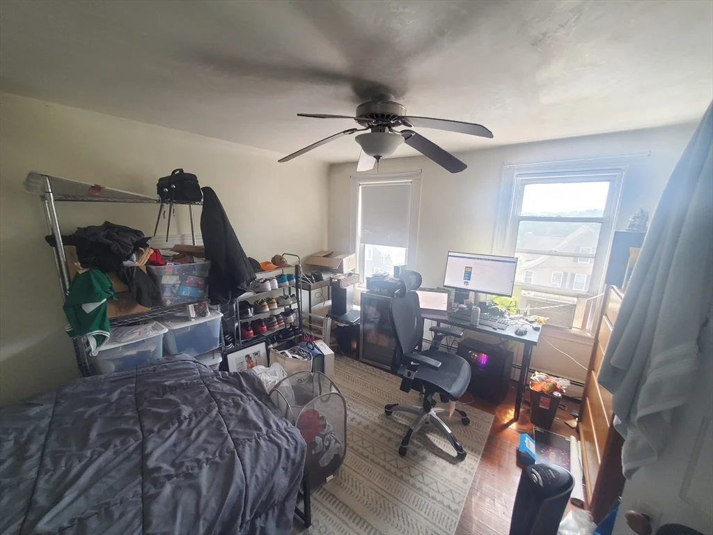 21 South Central, Wollaston