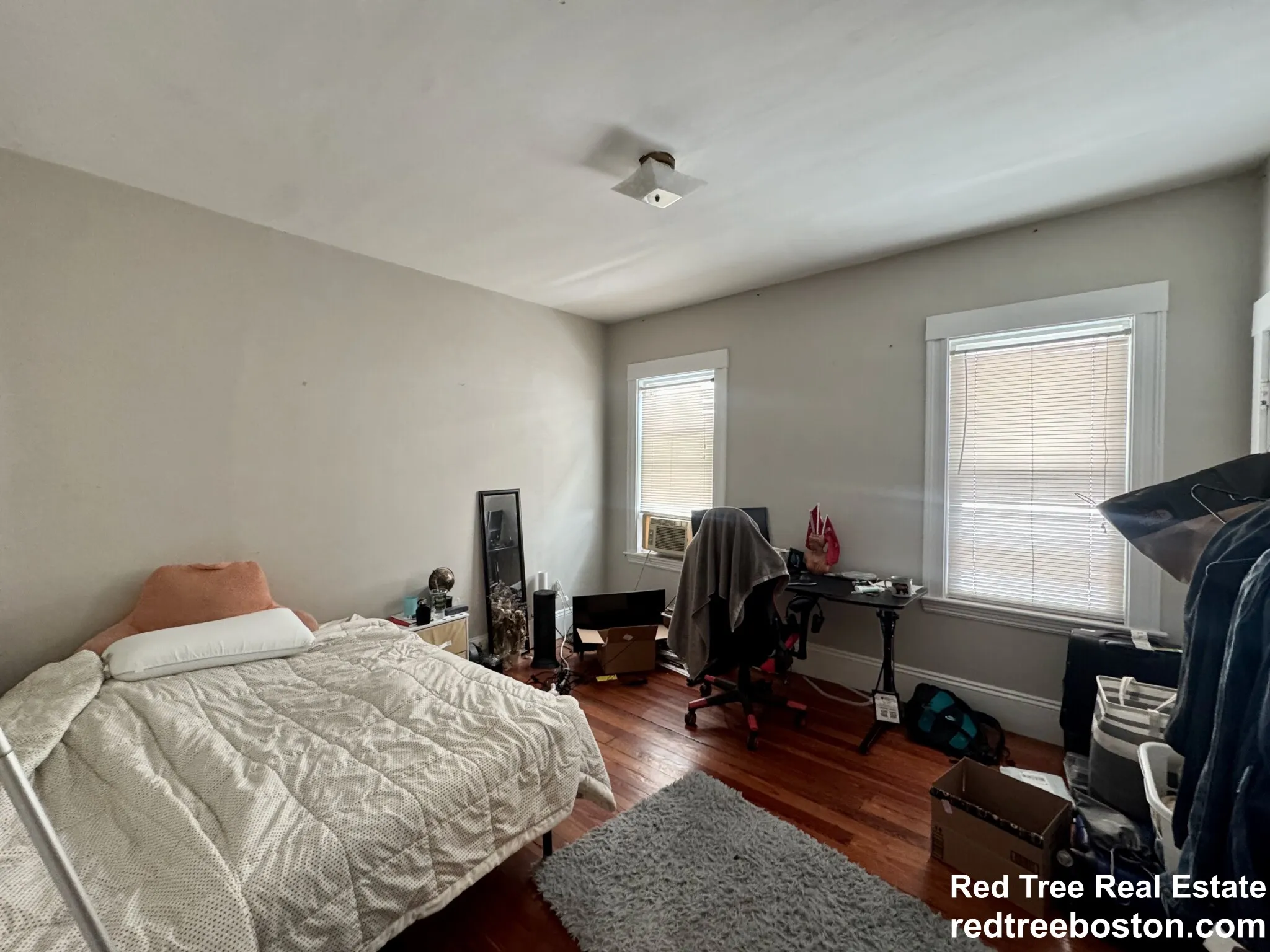 348 Faneuil St, Oak Square