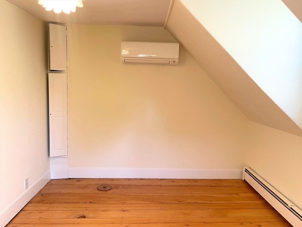 20 Pleasant St, Salem