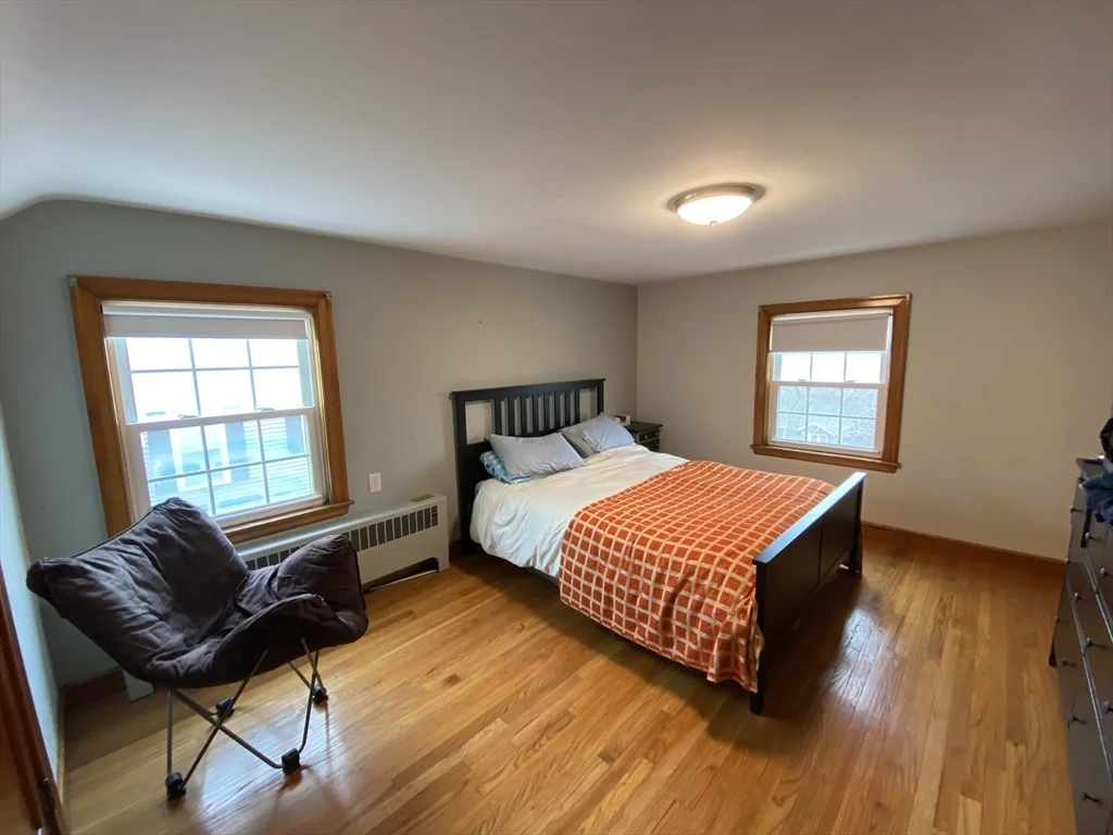 11 Woodbury St, Arlington